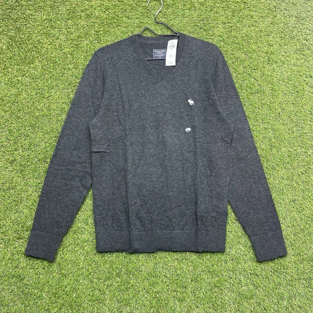 Abercrombie & Fitch Merino Wool Sweater Mens Medium Gray V-Neck Preppy Dress NEW